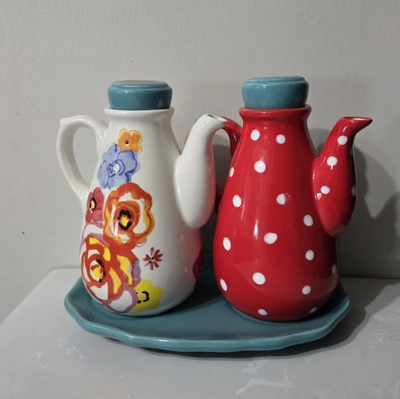 Retired The Pioneer Woman Flea Market Oil & Vinegar With Tray Set - Picture 1 of 3